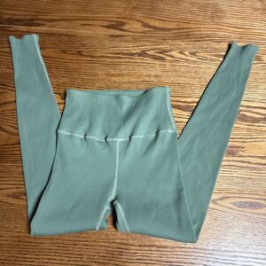 Carbon 38 Women's Size XS  Green High Waisted Ankle Ribbed Leggings Carbon38